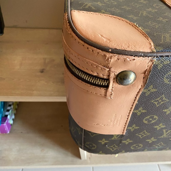 Authentic Louis Vuitton suitcase - Picture 6 of 13